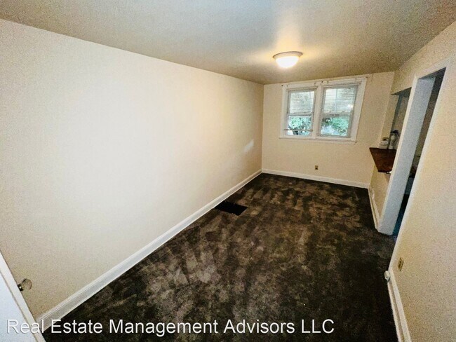 Building Photo - 3 br, 1 bath House - 331 W 21st Street