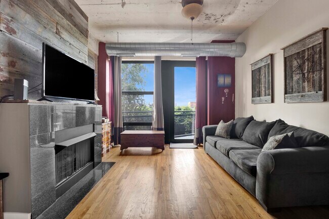 Foto del edificio - 1071 W 15th St