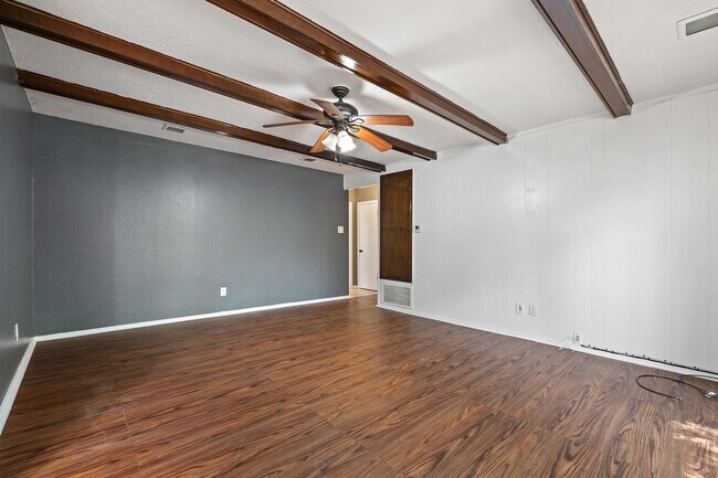 Foto del edificio - 433 Dogwood Dr