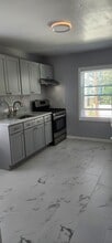 Building Photo - 427 Homestead Ave