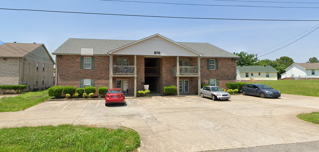 370 Jack Miller Blvd Unit 1, Clarksville, TN 37042 Room for Rent in