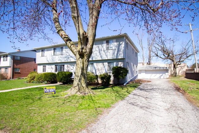 Building Photo - 2954 Carskaddon Ave