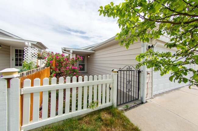 Building Photo - 346 Appletree Ct