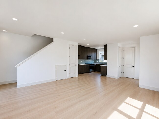 Foto del edificio - 7819-7825 SE Tolman St.