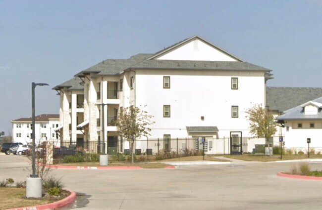 Building Photo - 5502 Henderson