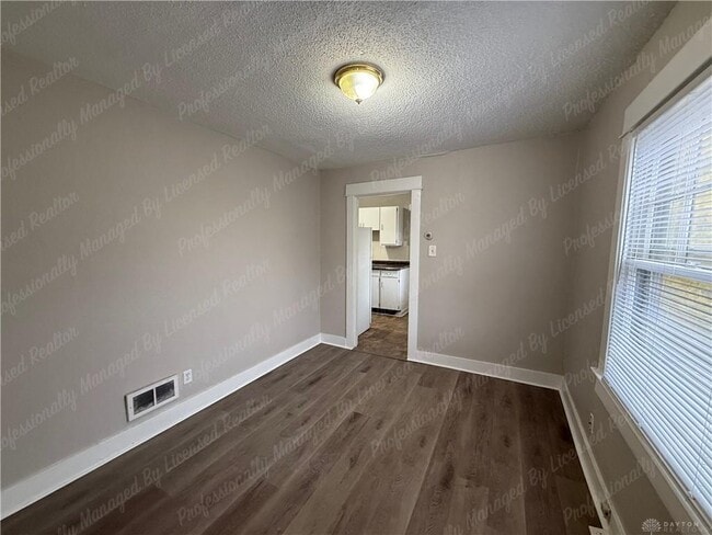 Building Photo - 1133 Linda Vista Ave