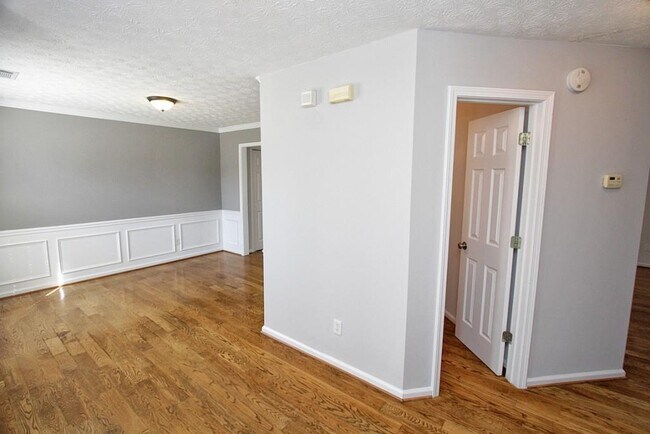Building Photo - 1616 Amhearst Oaks Ct