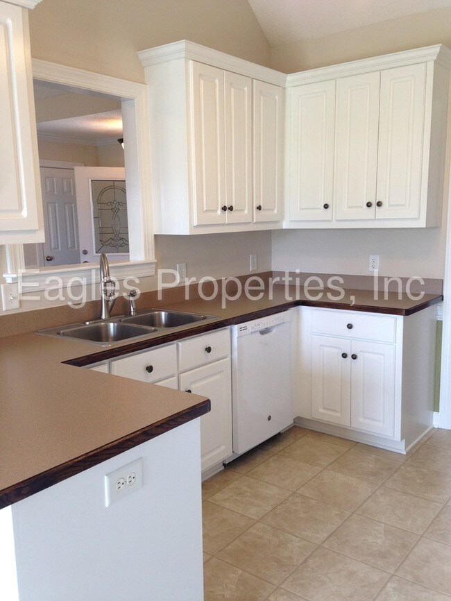 Building Photo - 130 Willowbrook Dr, Pikeville, NC, 27863
