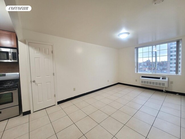 Foto del edificio - 443 Winthrop St