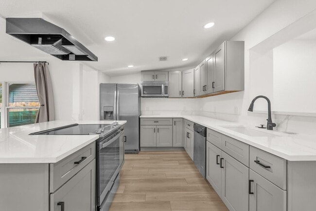 Building Photo - 1260 Seminola Blvd