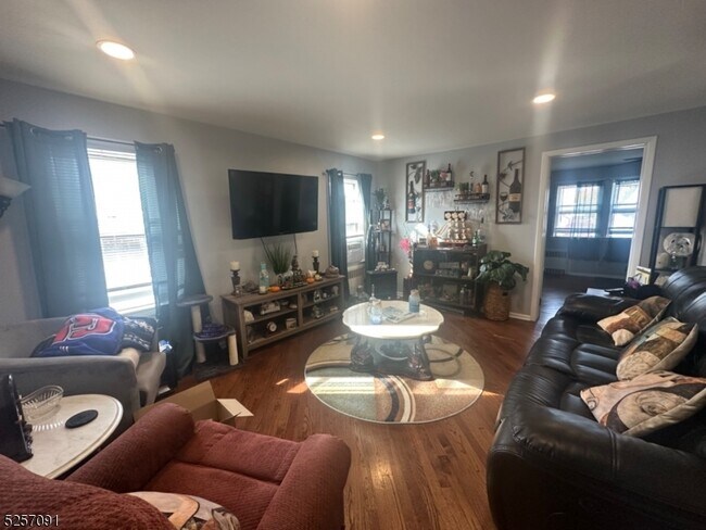 Foto del edificio - 262 Hornblower Ave