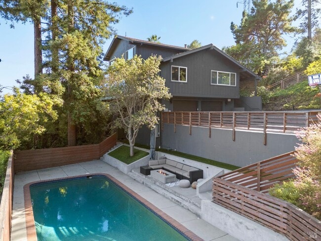 Building Photo - 48 Junipero Serra Ave