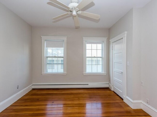 Building Photo - 2 bedroom in Salem MA 01970