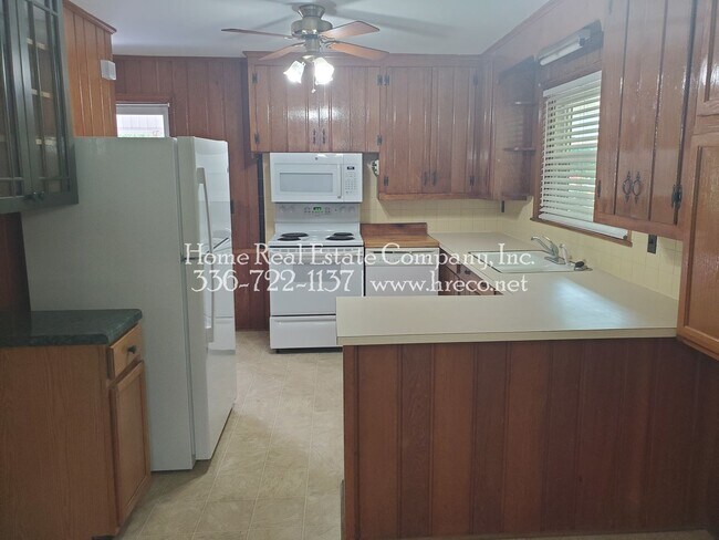 Foto del edificio - 644 Motor Rd