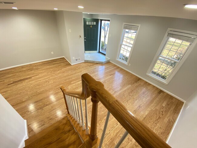 Building Photo - 8023 Dayspring Ct