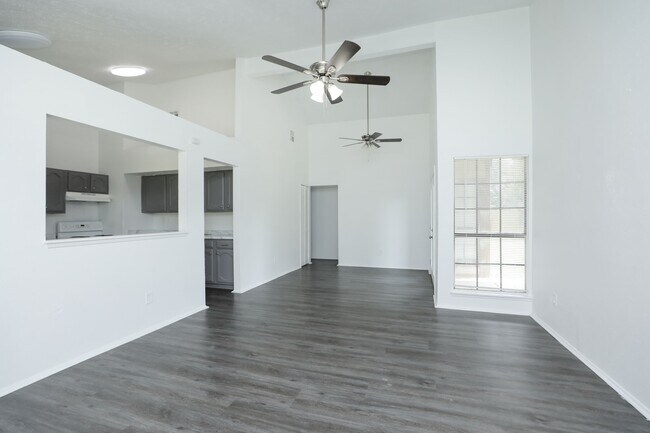 Foto del edificio - 17518 Bullis Gap Dr