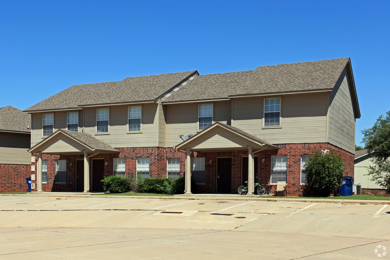 Primary Photo - East Hills Townhomes