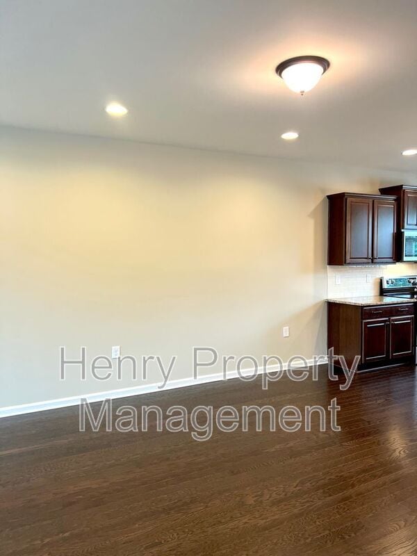 Foto del edificio - 1413 Regents Ln
