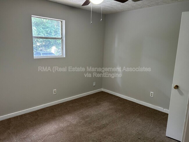 Foto del edificio - 413 N Hill St