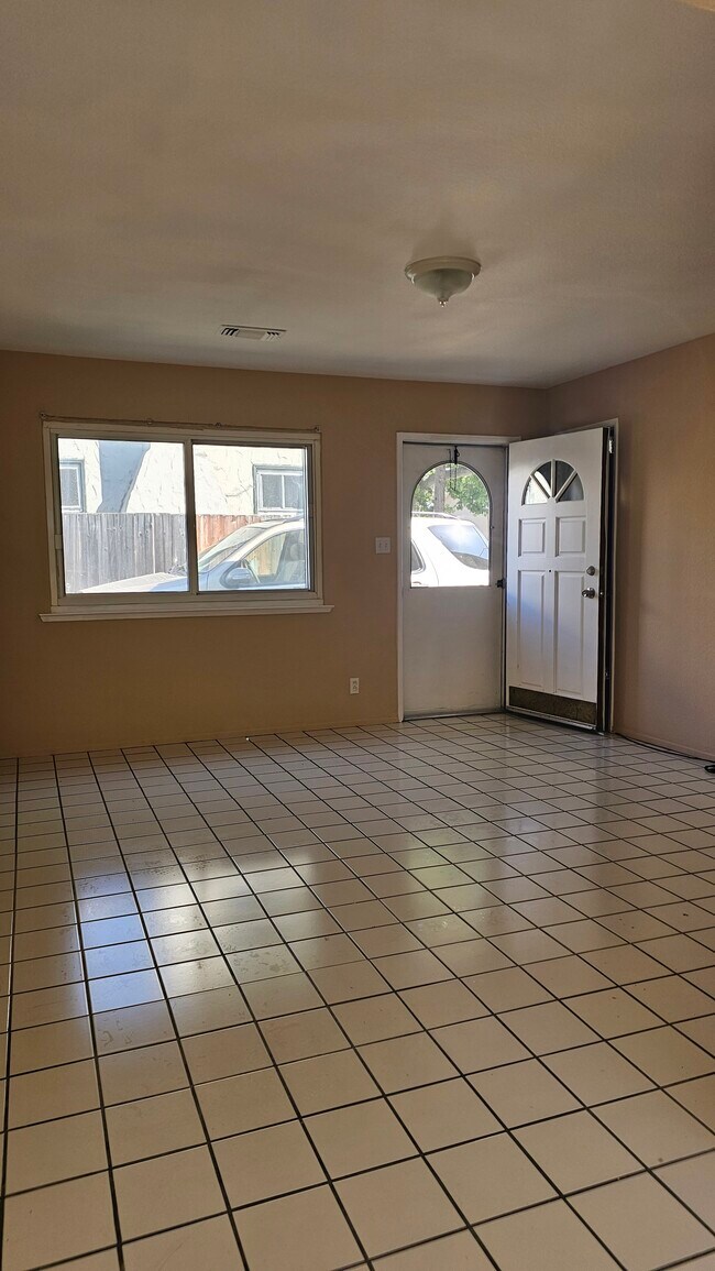 Foto del edificio - 1068 Waco St