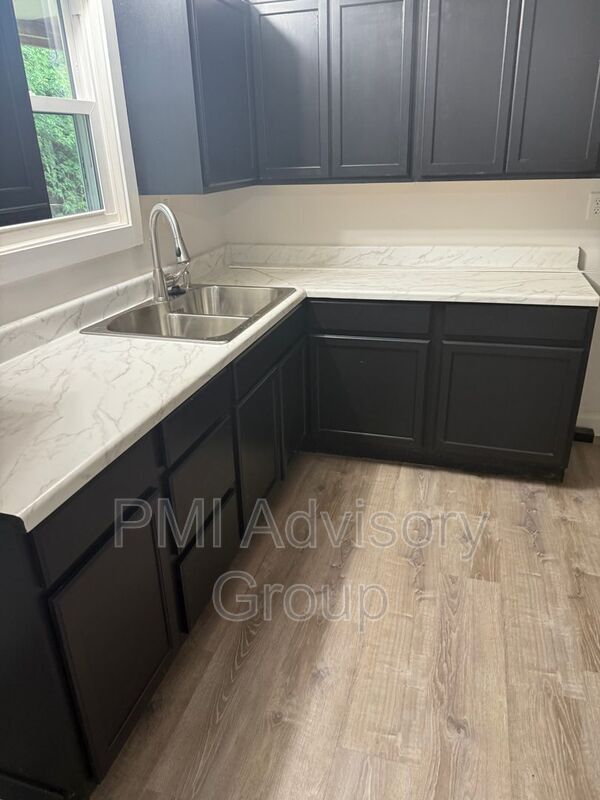 Foto del edificio - 3108 SE Colfax St