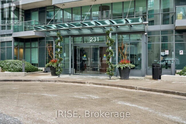 Building Photo - 231 Fort York Blvd