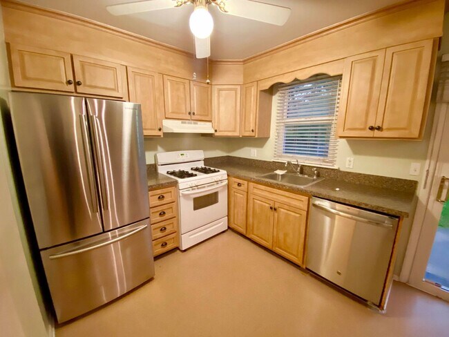 Building Photo - 3D HOME: Beautifully-Maintained 2bedroom N...