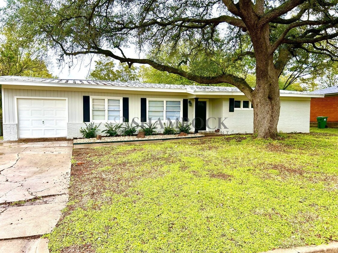 Foto principal - 2217 N 49th St