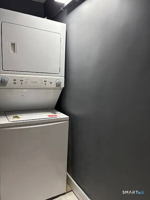 Foto del edificio - 663 High Ridge Rd