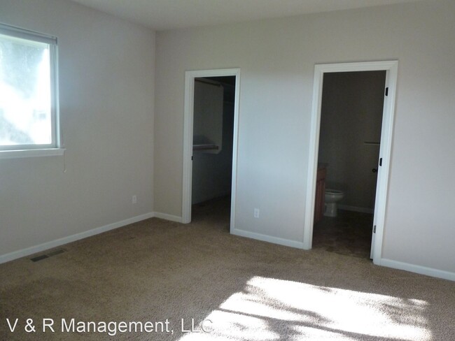 Building Photo - 3 br, 2 bath House - 9531 70th Pl