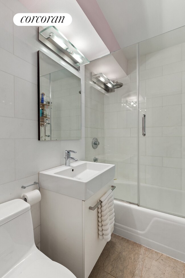 Foto del edificio - 446 East 86th St