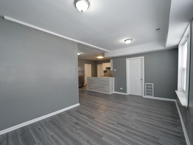 Building Photo - 346 N Laramie Ave