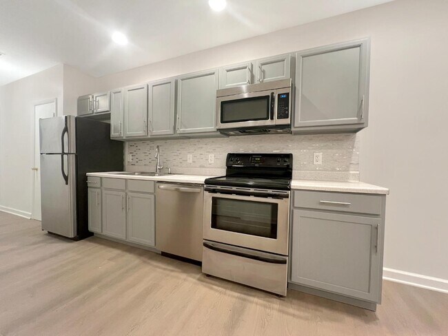 Foto del edificio - 1717 Trinidad Ave NE