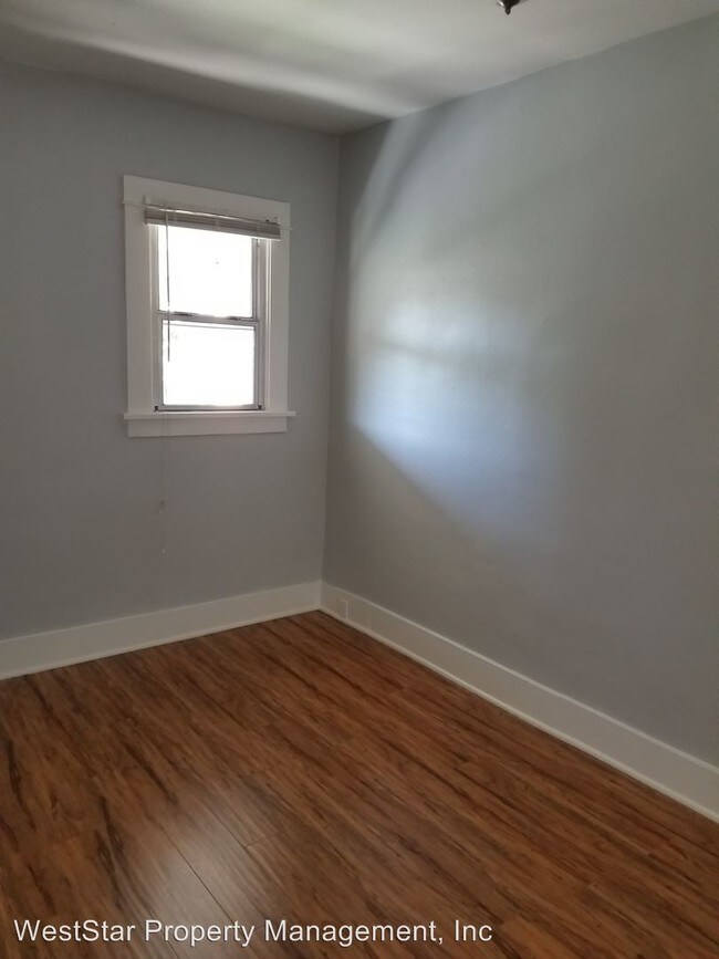 Foto del edificio - 1548 1/2-1548 Pine Ave