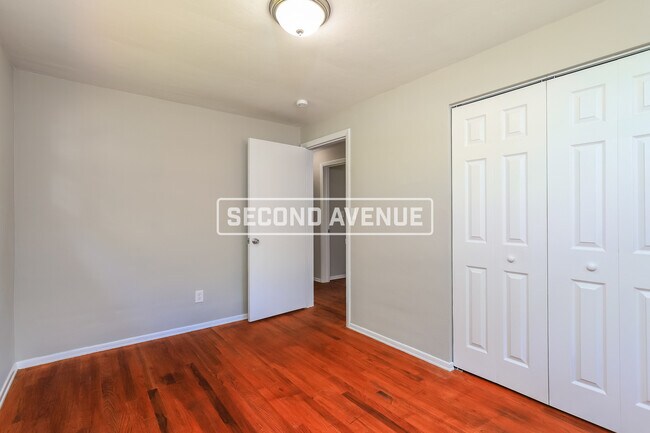 Foto del edificio - 468 Crestview DR