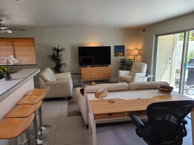 Foto del edificio - 434 N Greenhouse Way