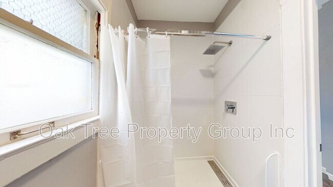 Foto del edificio - 2044-2046 International Blvd