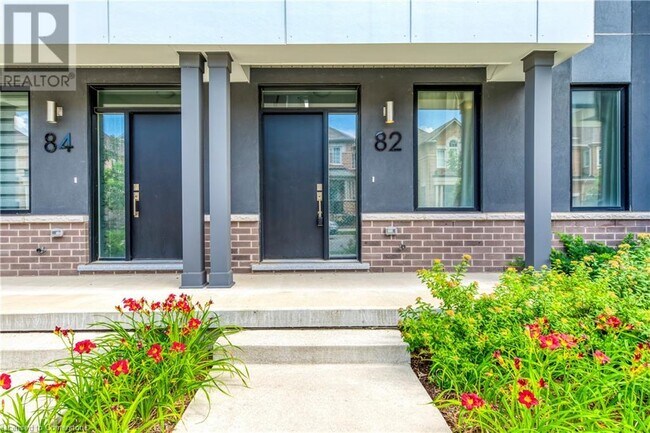 Building Photo - 82 Huguenot Rd