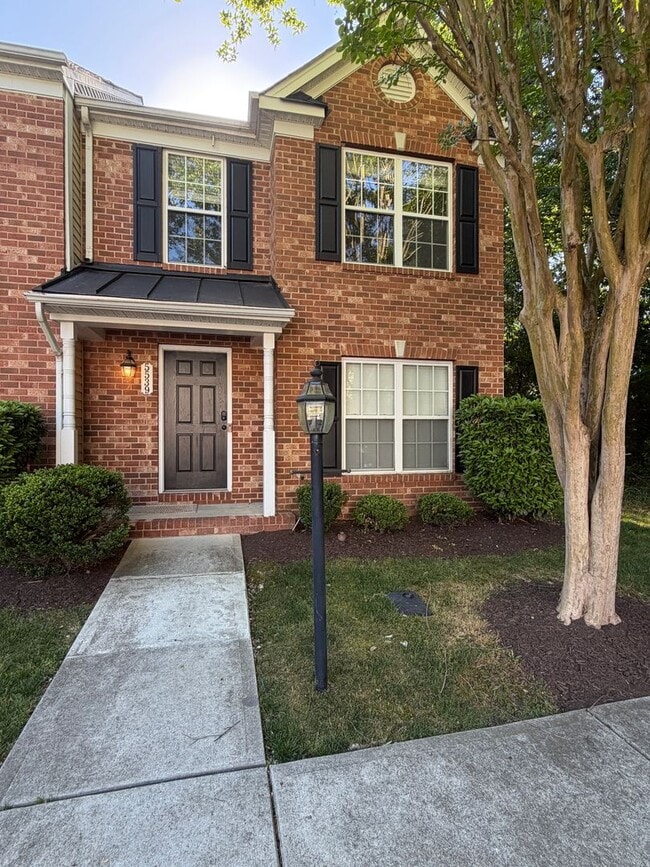 Building Photo - 5539 Belle Pond Dr