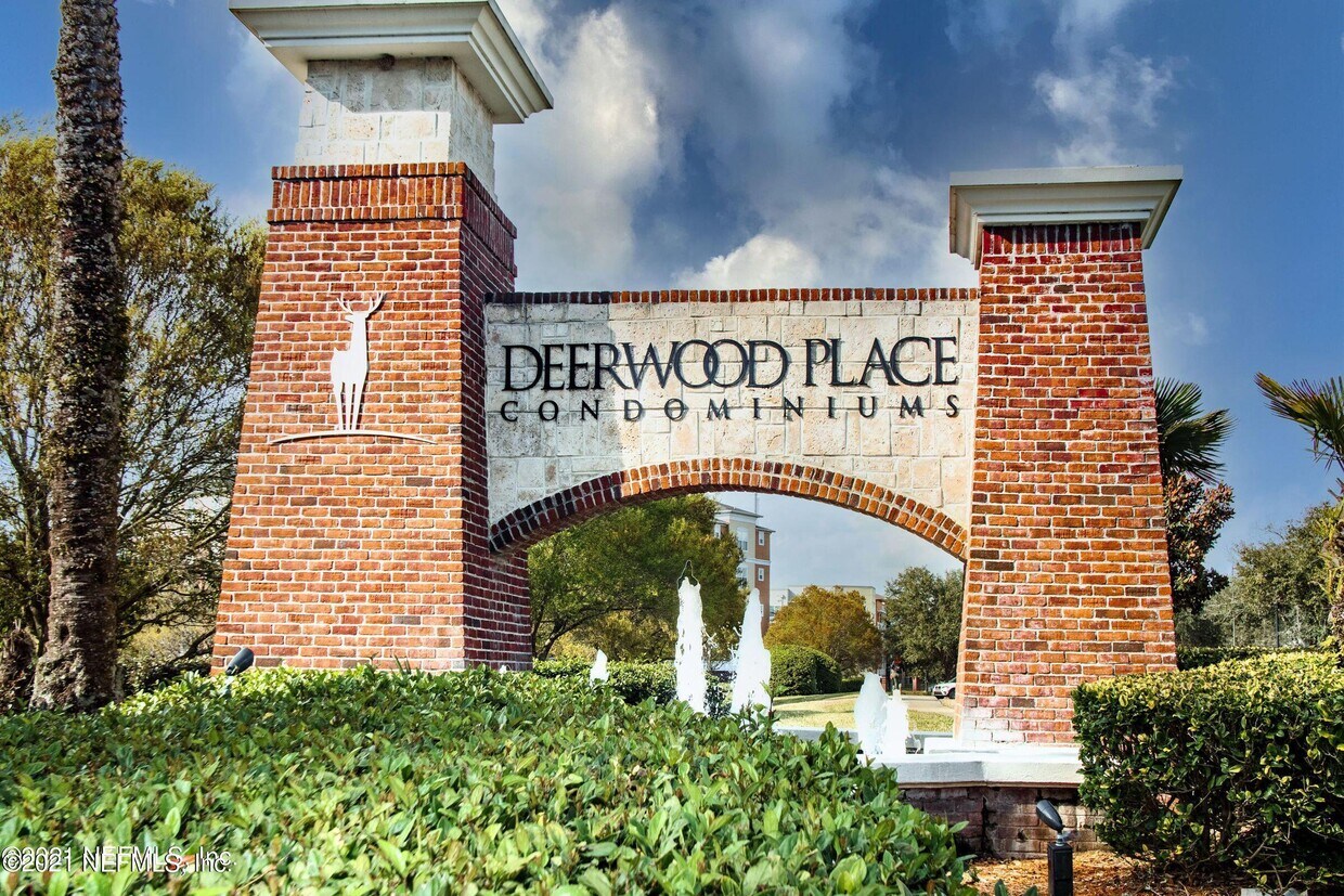 Foto principal - 4480 Deerwood Lake Pkwy