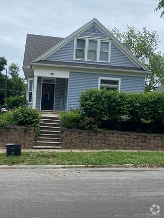 Building Photo - 3003 Jules St