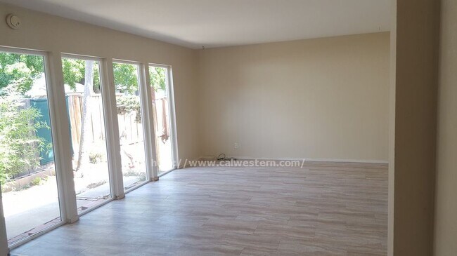 Building Photo - 1498 Pompey Dr