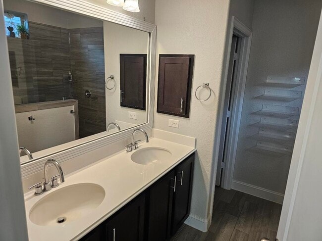 Foto del edificio - 9511 Bricewood Oak