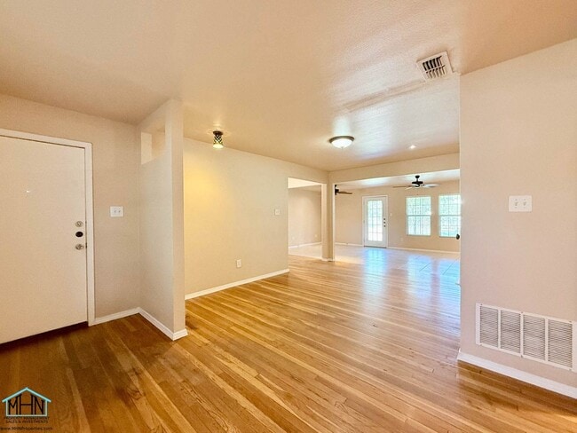 Building Photo - 143 Marchmont Ln