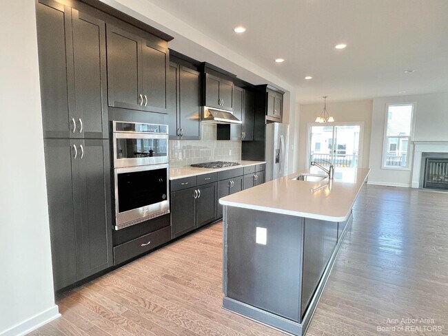 Foto del edificio - 2875 Rayfield Ave