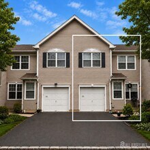 Building Photo - 353 Cynthia Ln