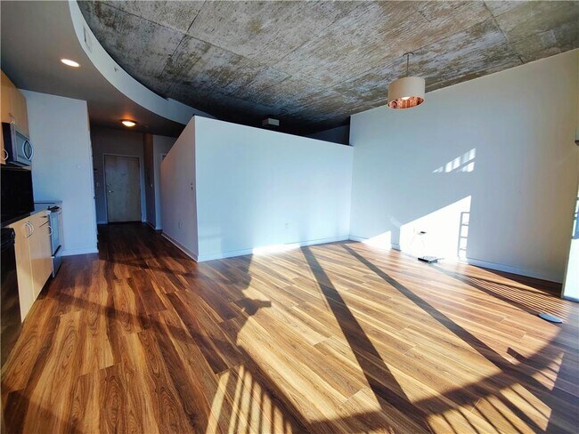 Foto del edificio - 400 W Peachtree St NW