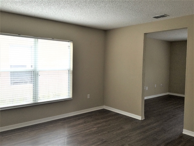 Building Photo - 16452 Corner Lake Dr