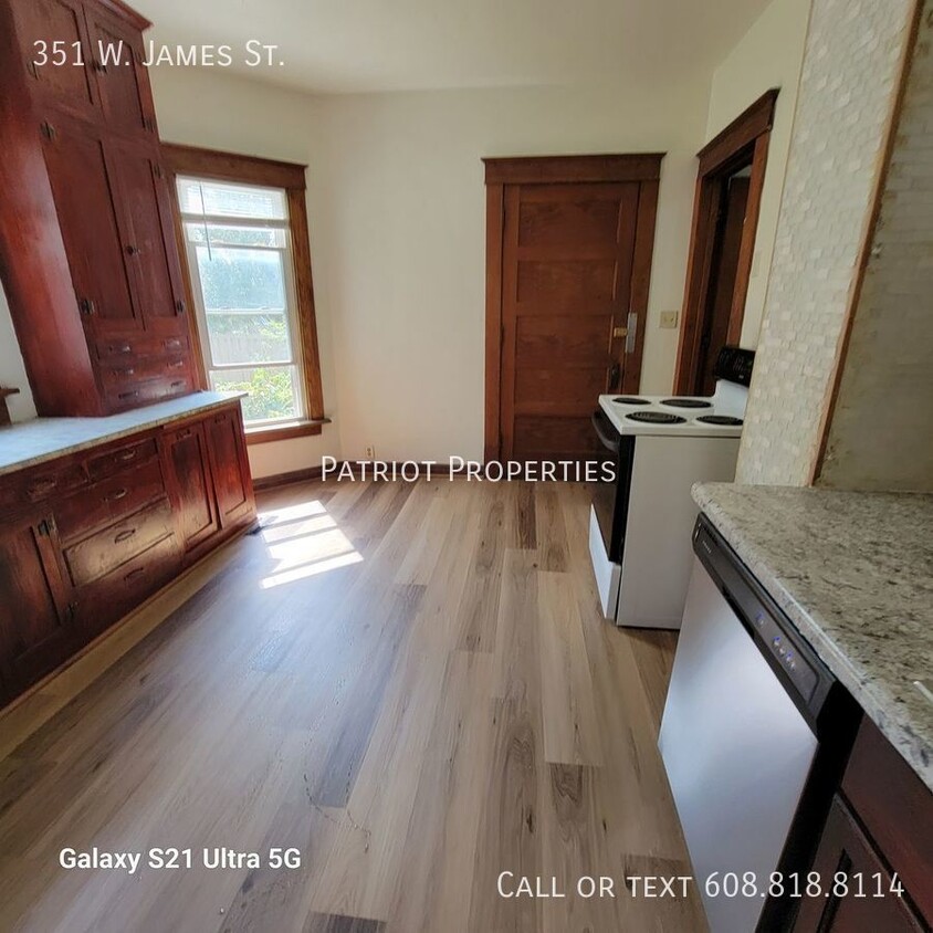 Foto principal - 2 bedroom/ 1 bath apartment in Columbus, WI