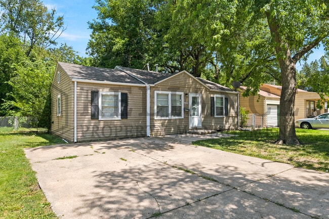 Building Photo - 1126 Silverdale Ct